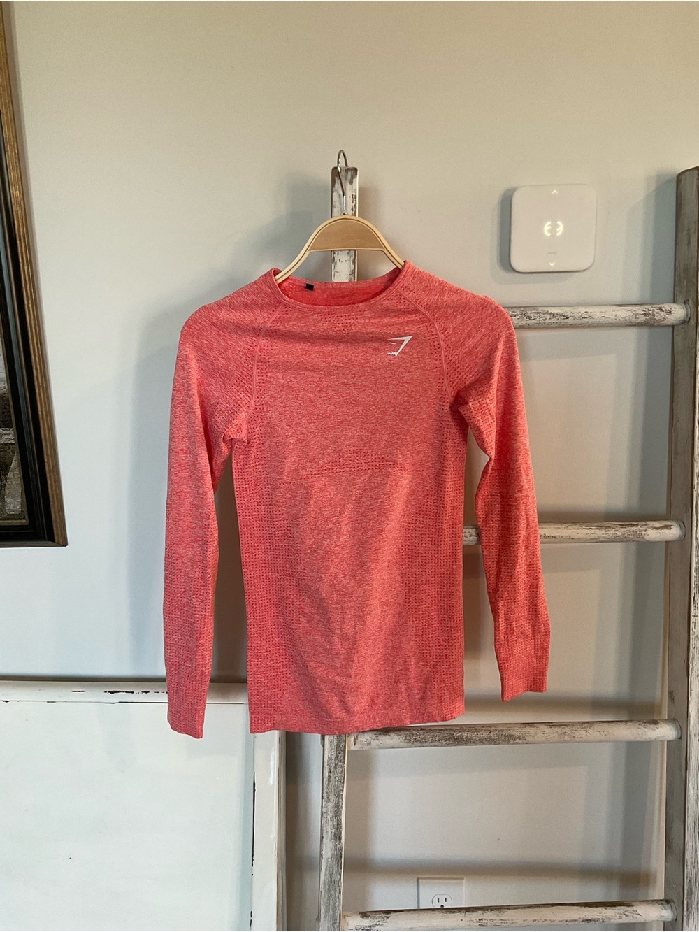 Gymshark Women Long Sleeve Pink Compression Top Small Pre Owned EUC Thumb Holes